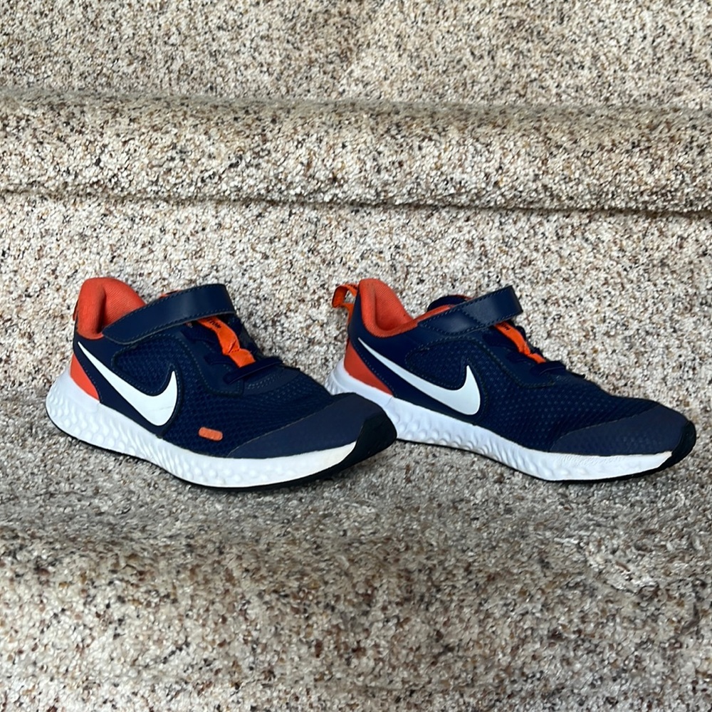Boys Nike Revolution 5 - Navy Blue/Orange